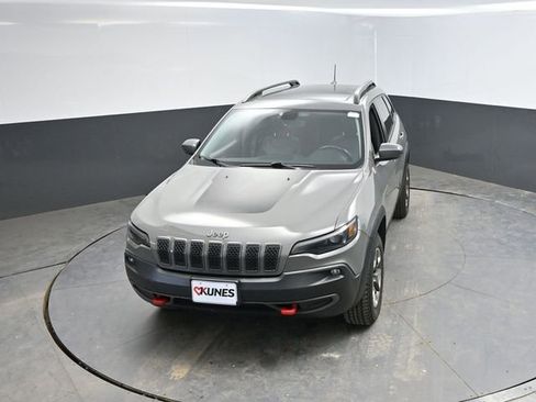 Used 2019 Jeep Cherokee Trailhawk image 36