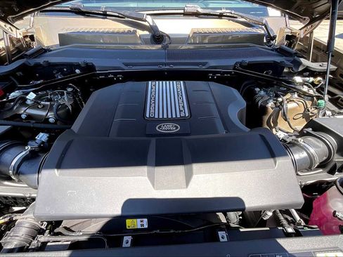 New 2025 Land Rover Defender 110 X-Dynamic SE image 13