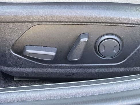 Certified 2025 Hyundai Elantra Limited image 17