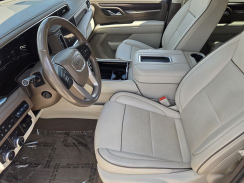 Used 2022 GMC Yukon Denali w/ Denali Premium Package AWD/4WD image 7