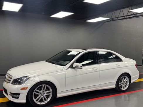 Used 2013 Mercedes-Benz C 250 Sedan image 3