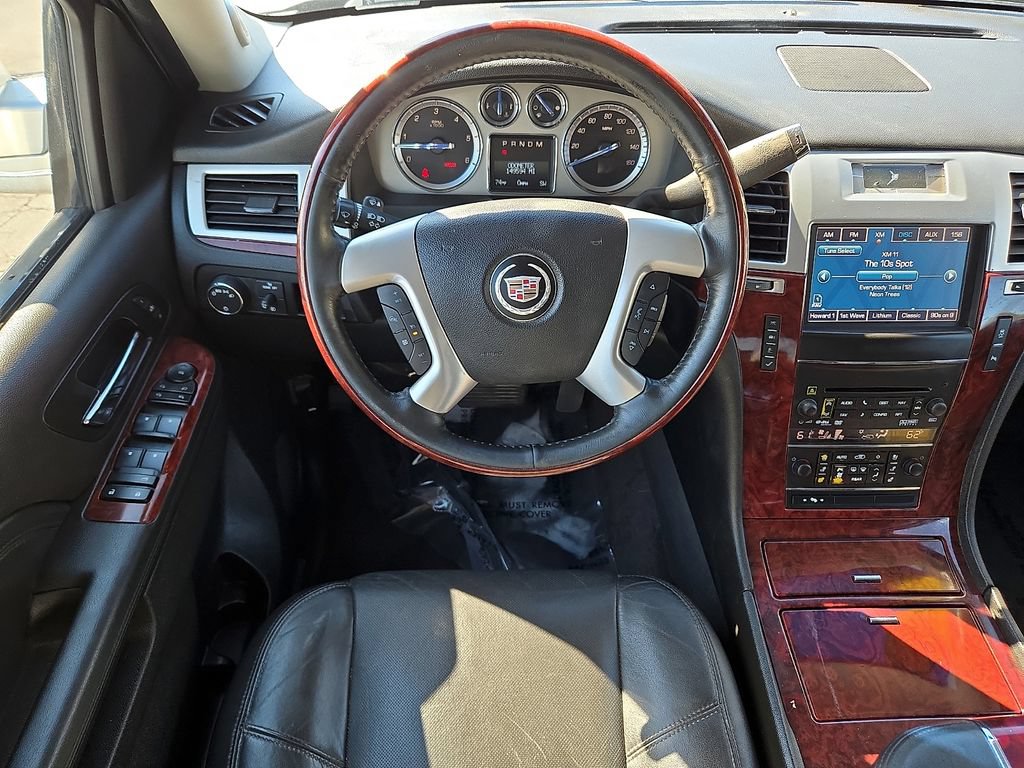Used 2014 Cadillac Escalade Luxury RWD image 12