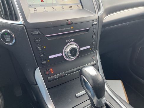 Used 2018 Ford Edge Titanium w/ Technology Package image 20