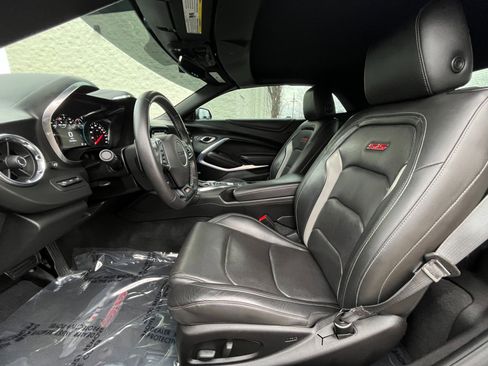 Used 2018 Chevrolet Camaro SS image 9