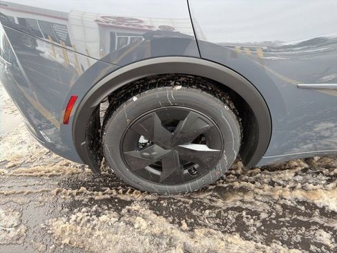 New 2026 Toyota Prius LE image 16