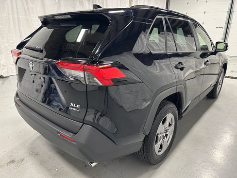 Used 2025 Toyota RAV4 XLE AWD/4WD image 7