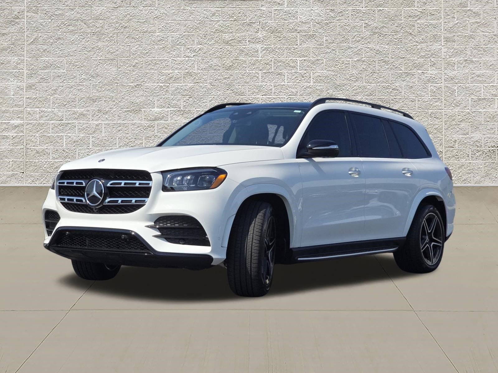 Used 2023 Mercedes-Benz GLS 450 4MATIC image 3
