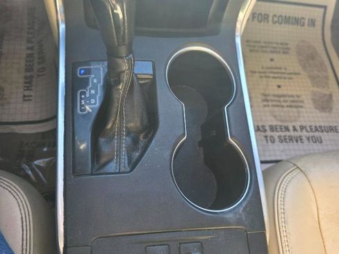 Used 2016 Toyota Camry XLE image 16