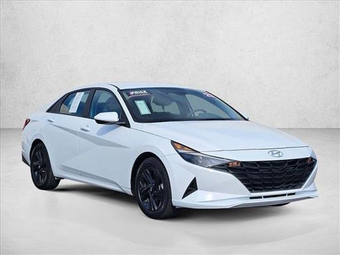 Used 2023 Hyundai Elantra Blue FWD image 3