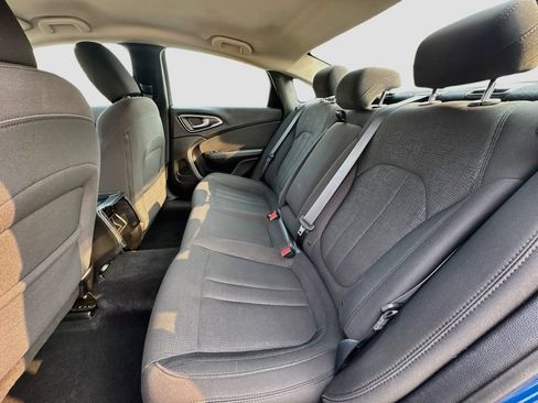 Used 2015 Chrysler 200 Limited w/ Convenience Group FWD image 22