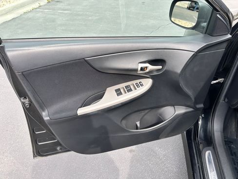 Used 2010 Toyota Corolla S image 9