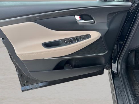 Used 2020 Hyundai Santa Fe SE image 15