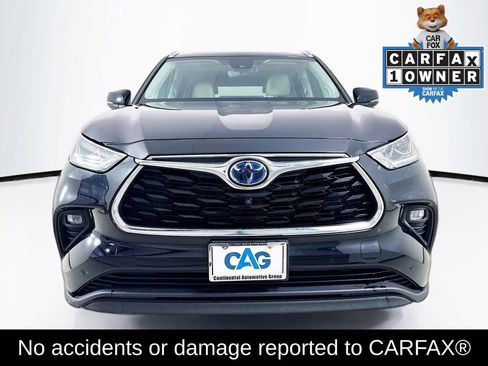 Used 2022 Toyota Highlander Limited FWD image 2