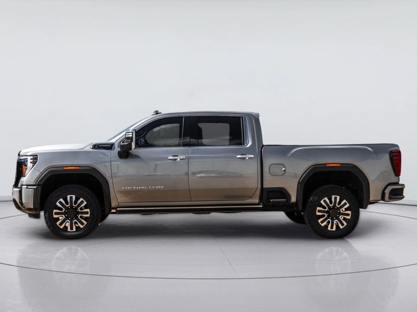 Used 2025 GMC Sierra 2500 Denali Ultimate w/ Max Trailering Package AWD/4WD image 6