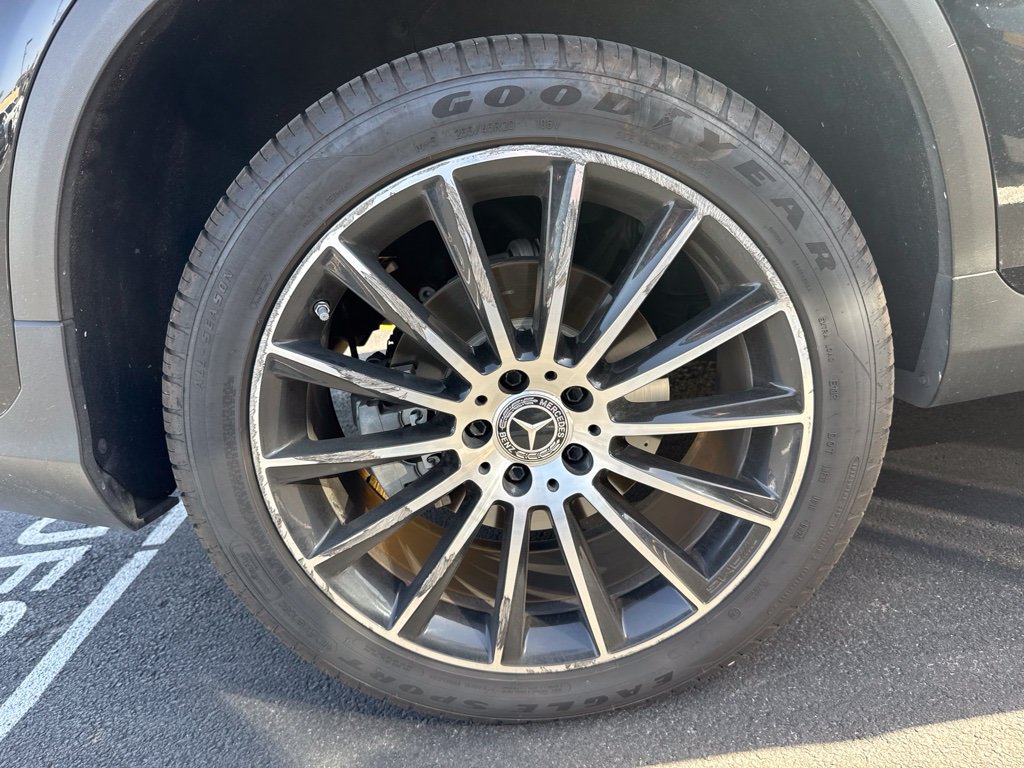 Used 2020 Mercedes-Benz GLC 300 4MATIC image 10