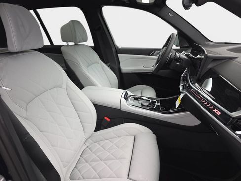 New 2026 BMW X5 xDrive40i w/ M Sport Package AWD/4WD image 9