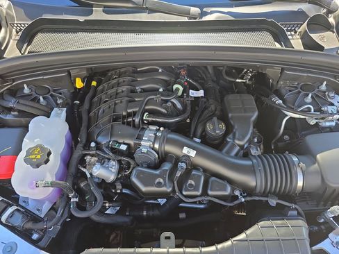 New 2025 Jeep Grand Cherokee Laredo w/ Luxury Tech Group I AWD/4WD image 31