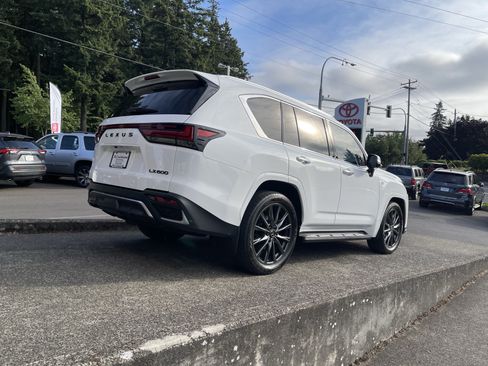 Used 2024 Lexus LX 600 F Sport AWD/4WD image 8