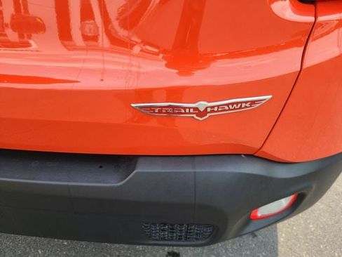 Used 2021 Jeep Renegade Trailhawk w/ Sun & Sound Group AWD/4WD image 5