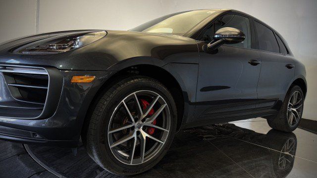 Used 2023 Porsche Macan S AWD/4WD image 29