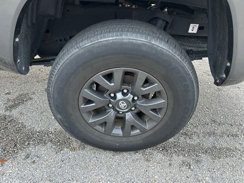 Used 2022 Toyota Tacoma SR5 w/ Technology Package image 9
