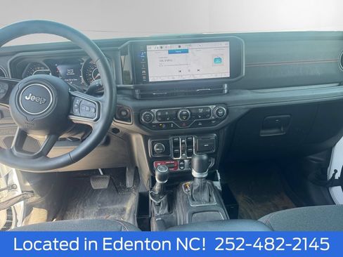 Used 2024 Jeep Gladiator Rubicon w/ Convenience Group AWD/4WD image 11