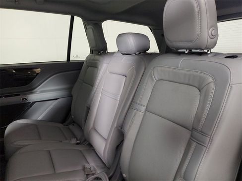 Used 2020 Lincoln Aviator Grand Touring w/ Class IV Trailer Tow Package image 12