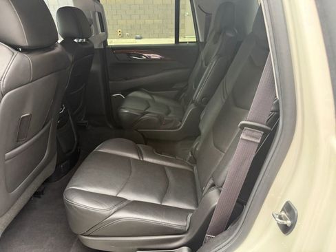 Used 2015 Cadillac Escalade Premium image 13