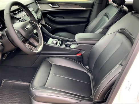 New 2026 Jeep Grand Cherokee L Limited image 18