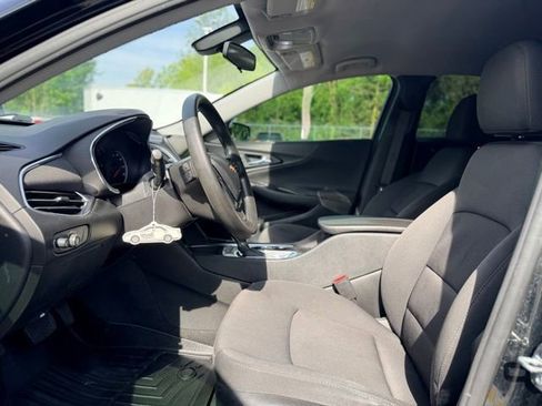 Used 2020 Chevrolet Malibu LT w/ Redline Edition FWD image 5
