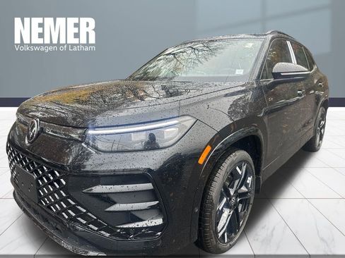 New 2026 Volkswagen Tiguan SE R-Line image 1