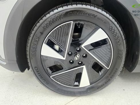 Used 2025 Hyundai Ioniq 5 SE RWD image 71