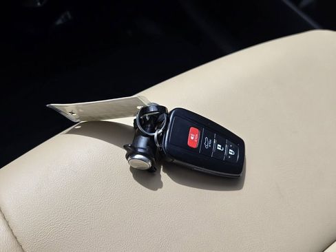 Used 2025 Toyota RAV4 XLE Premium image 19