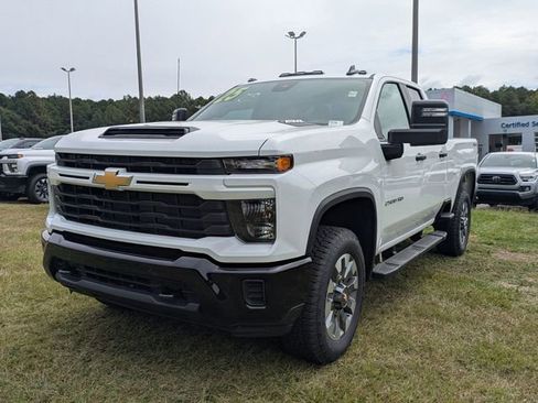 New 2025 Chevrolet Silverado 2500 Custom w/ Custom Value Package image 5