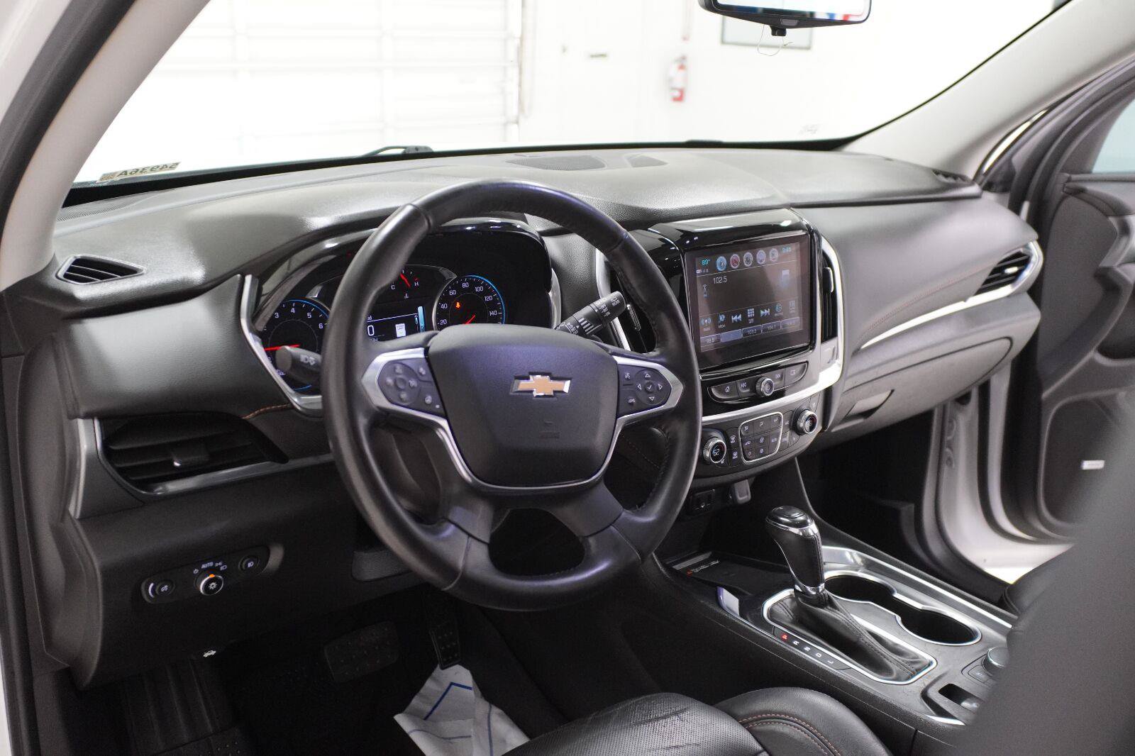 Used 2018 Chevrolet Traverse Premier w/ Driver Confidence II Package FWD image 9