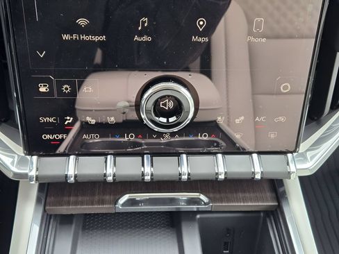 New 2026 GMC Acadia Denali w/ Super Cruise Package FWD image 13