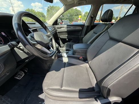 Used 2021 Volkswagen Atlas SE w/ Panoramic Sunroof Package image 14