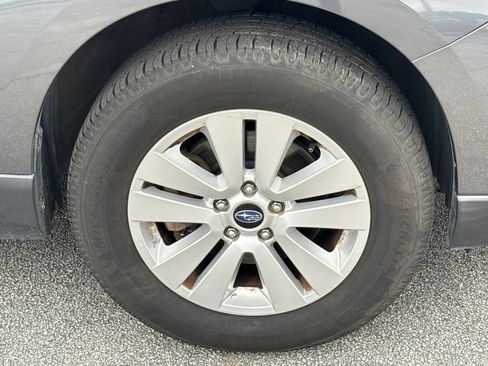 Used 2019 Subaru Outback 2.5i AWD/4WD image 12