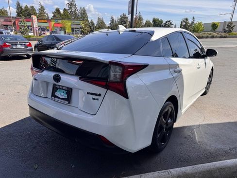 Used 2021 Toyota Prius FWD image 7