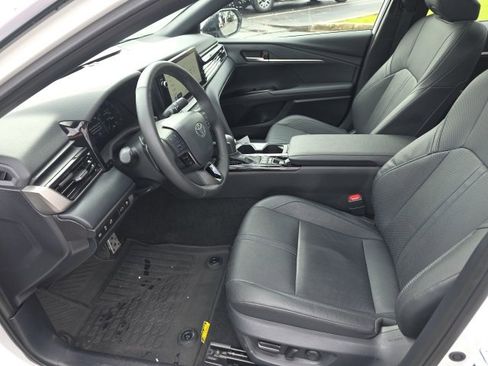 Used 2025 Toyota Camry XSE image 9