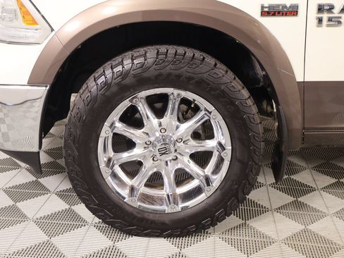 Used 2018 RAM 1500 Laramie w/ Convenience Group AWD/4WD image 18