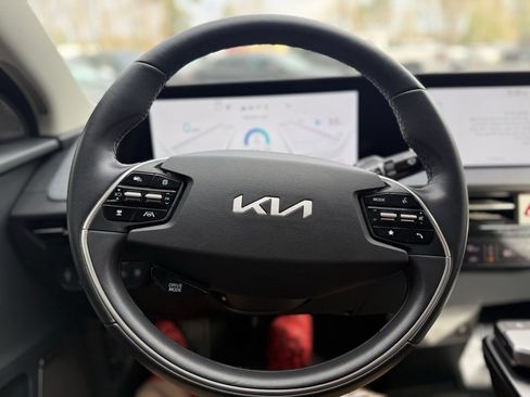 Used 2024 Kia EV6 Wind image 32