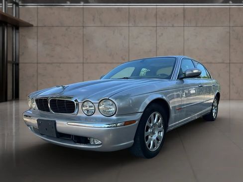 Used 2004 Jaguar XJ8 image 29