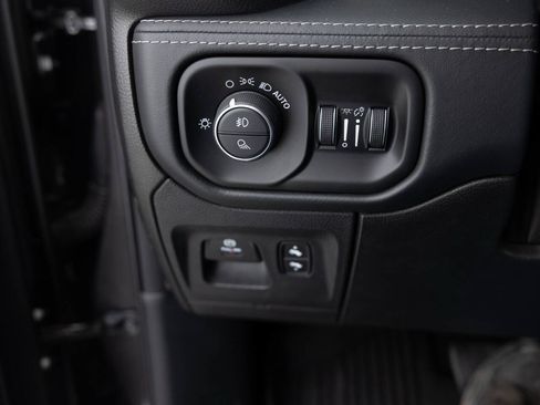 Used 2019 RAM 1500 Limited AWD/4WD image 40