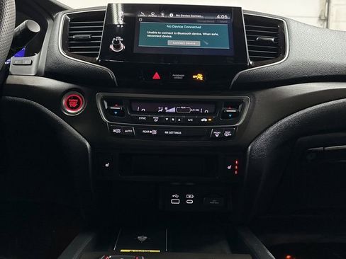 Used 2025 Honda Passport TrailSport image 22