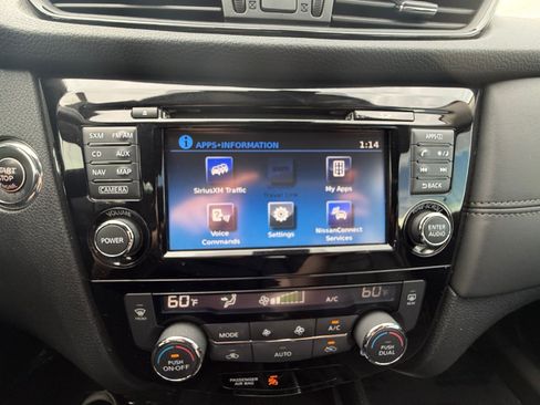 Used 2017 Nissan Rogue SL AWD/4WD image 12