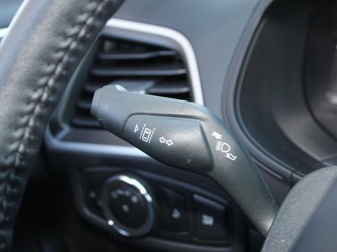Used 2024 Ford Edge SEL image 28