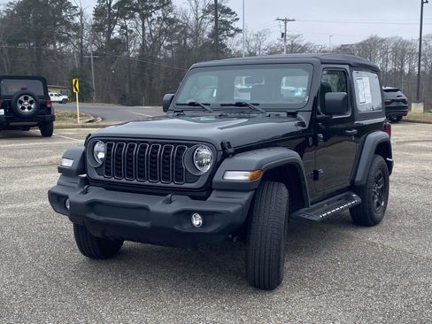 Used 2025 Jeep Wrangler Sport image 3