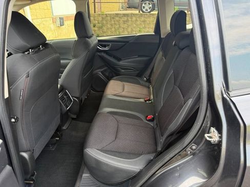Used 2019 Subaru Forester Premium AWD/4WD image 7