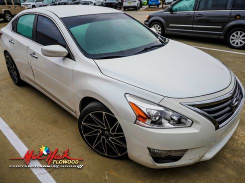 Used 2013 Nissan Altima 2.5 S image 2